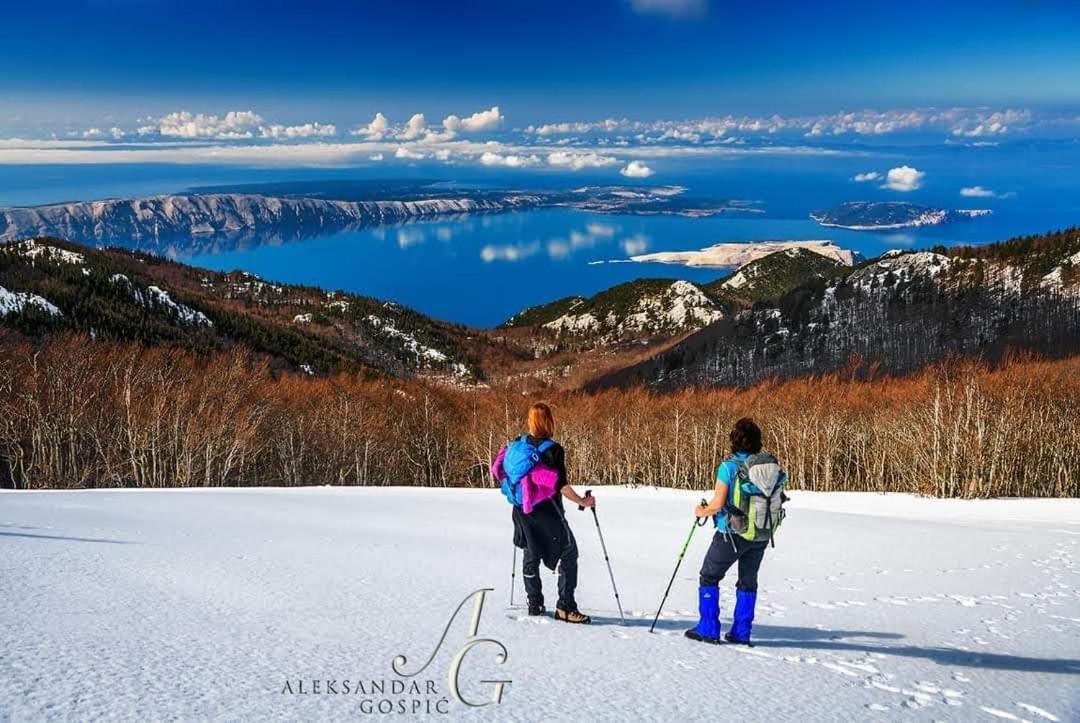 Appartamento Apartman Legac Starigrad  Esterno foto