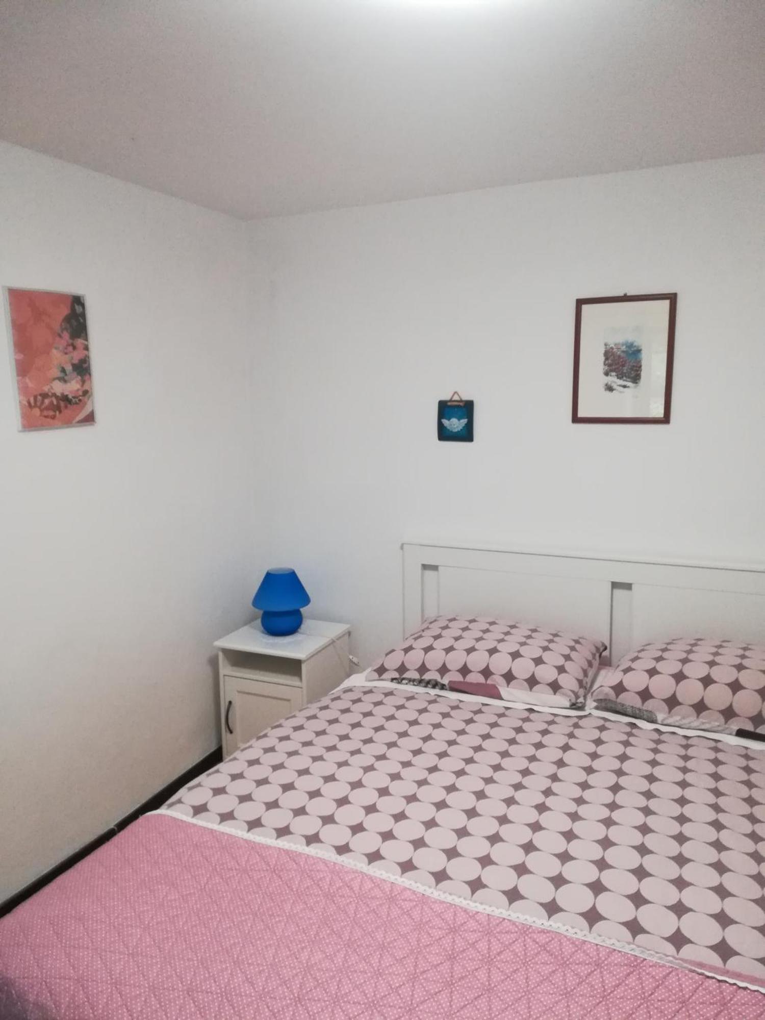 Appartamento Apartman Legac Starigrad  Camera foto