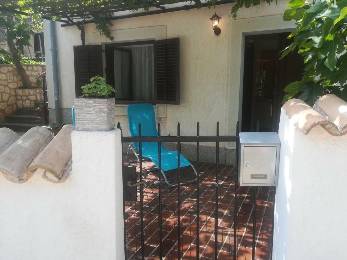 Appartamento Apartman Legac Starigrad  Esterno foto